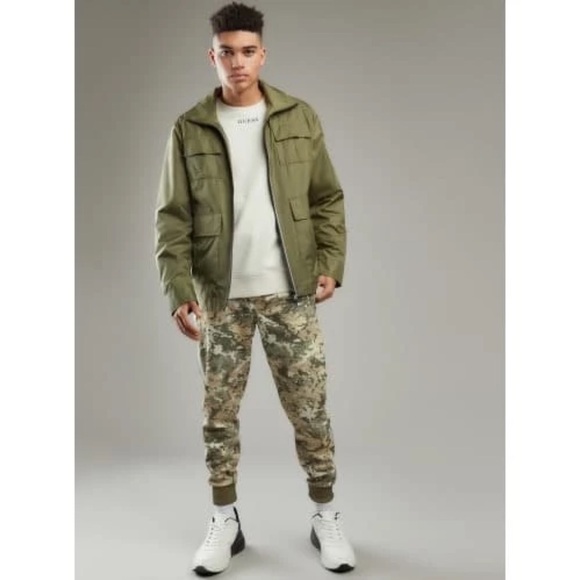 New GUESS Men's Printed Camo Jacket SZ L - Picture 3 of 7